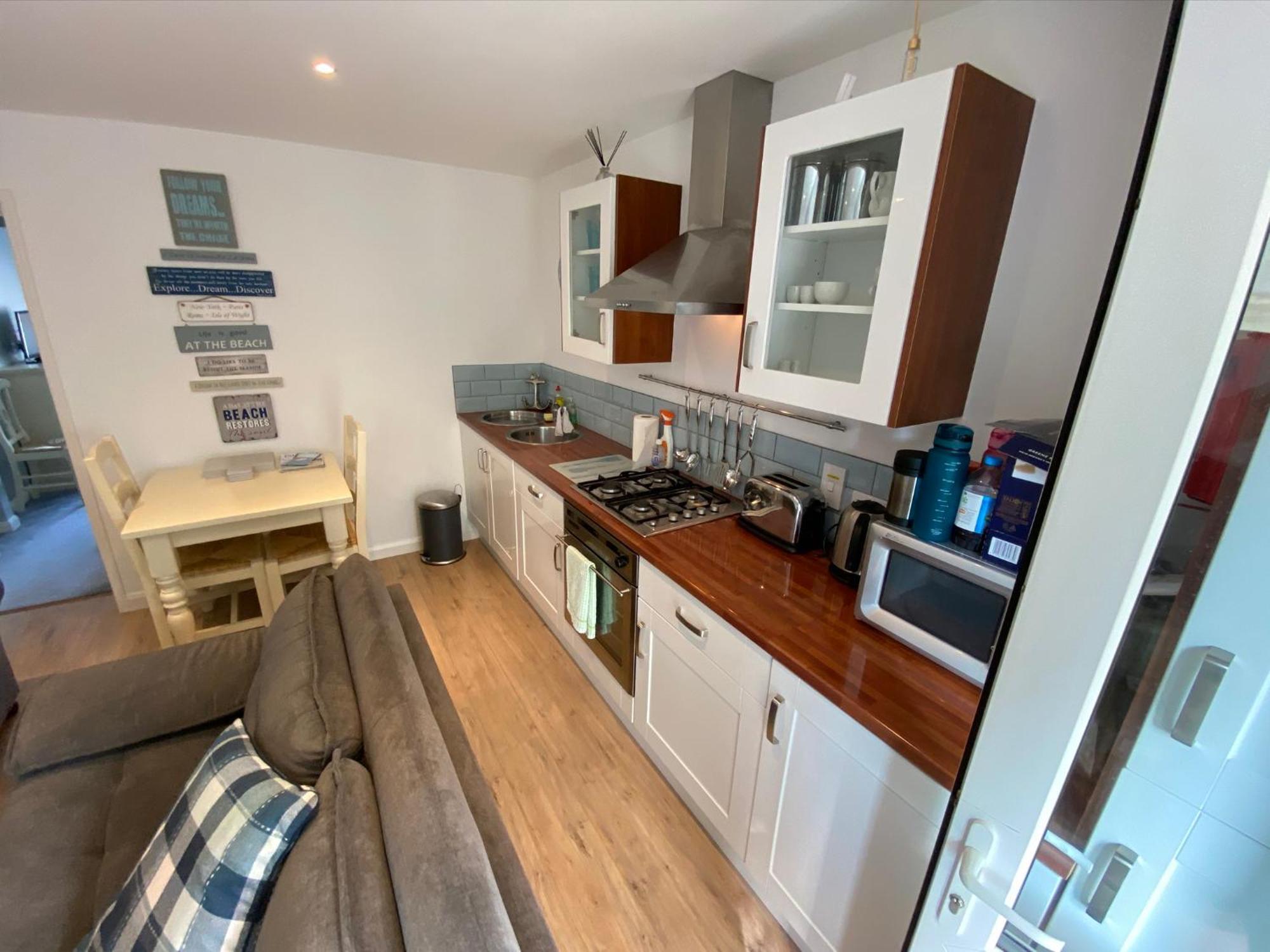 Holiday home Modern 1 Bedroom House With Parking - Little Wight House Freshwater